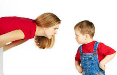 Cách giúp bố mẹ ứng phó với con khủng hoảng tuổi lên 3